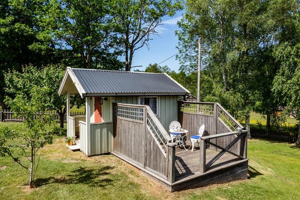 Two Small Guest Houses By Lake Rent Out As One Hjo Exterior photo