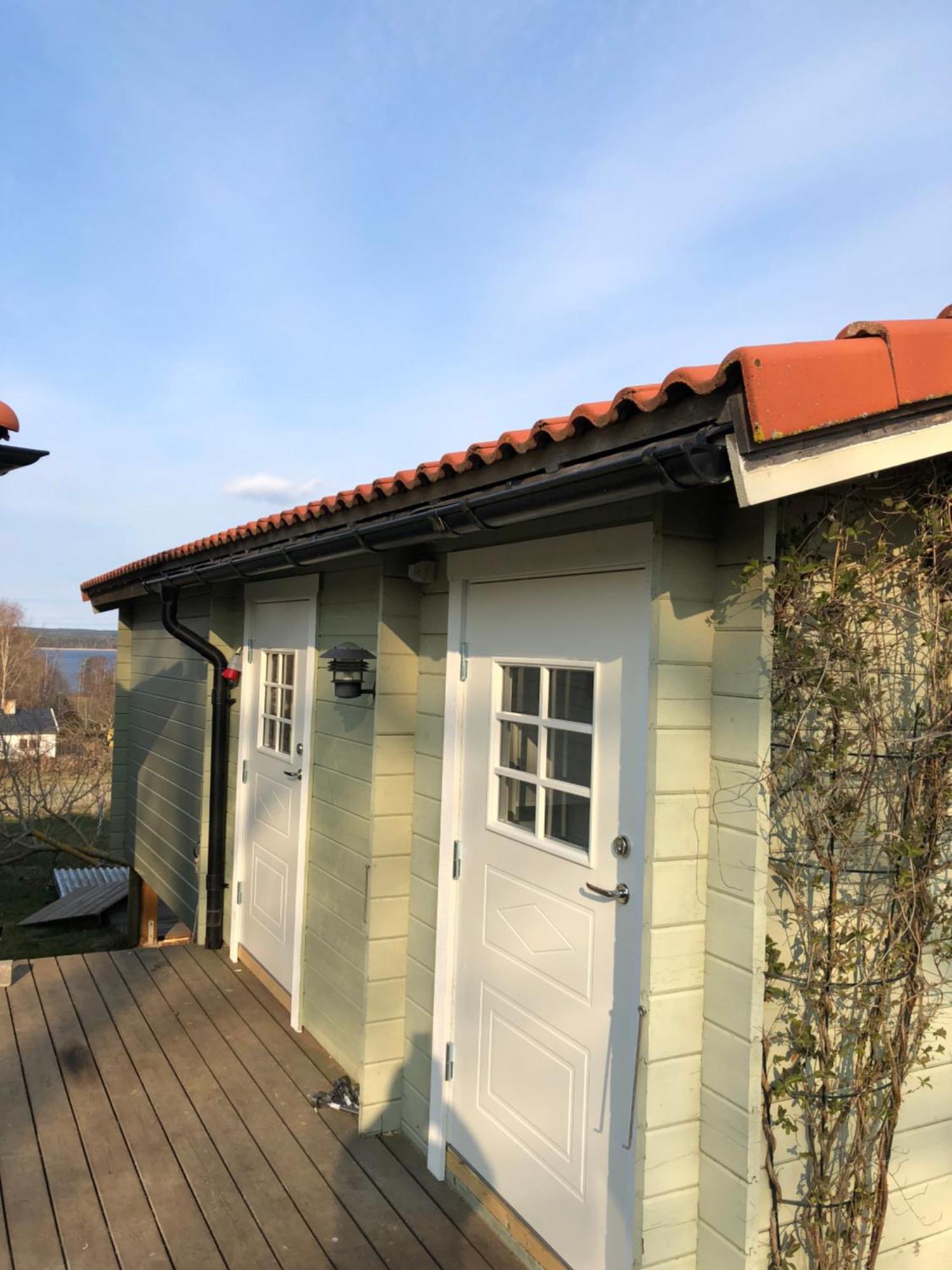 Two Small Guest Houses By Lake Rent Out As One Hjo Exterior photo